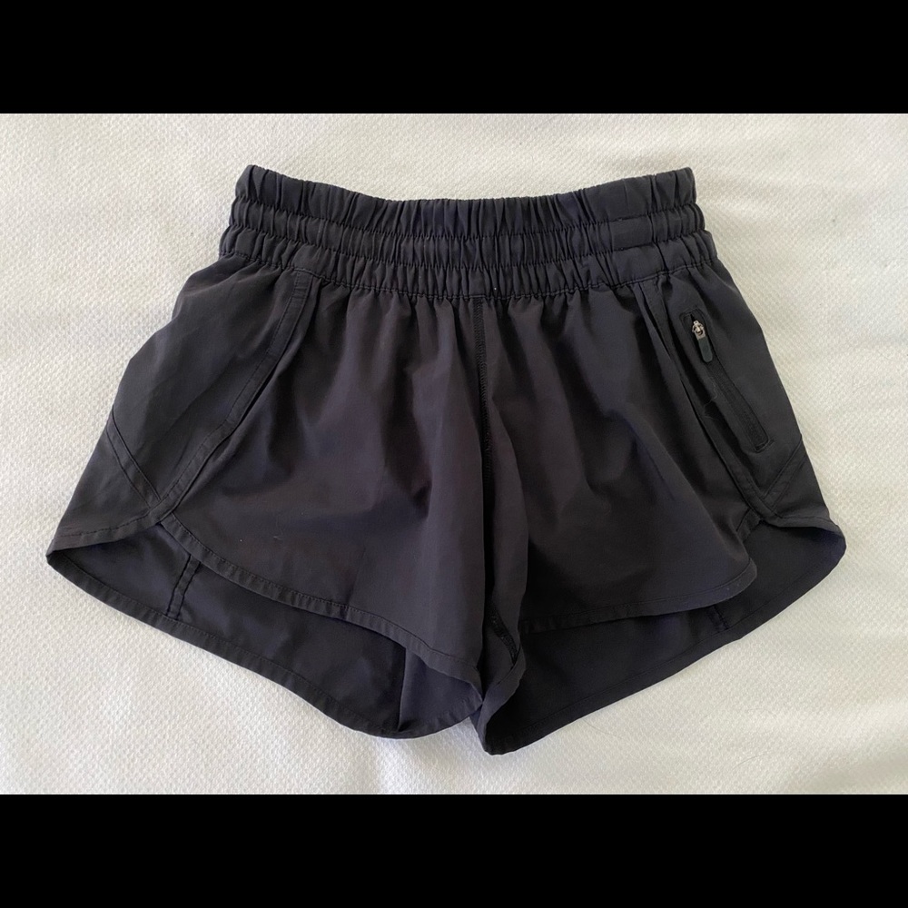 Lululemon black tracker shorts